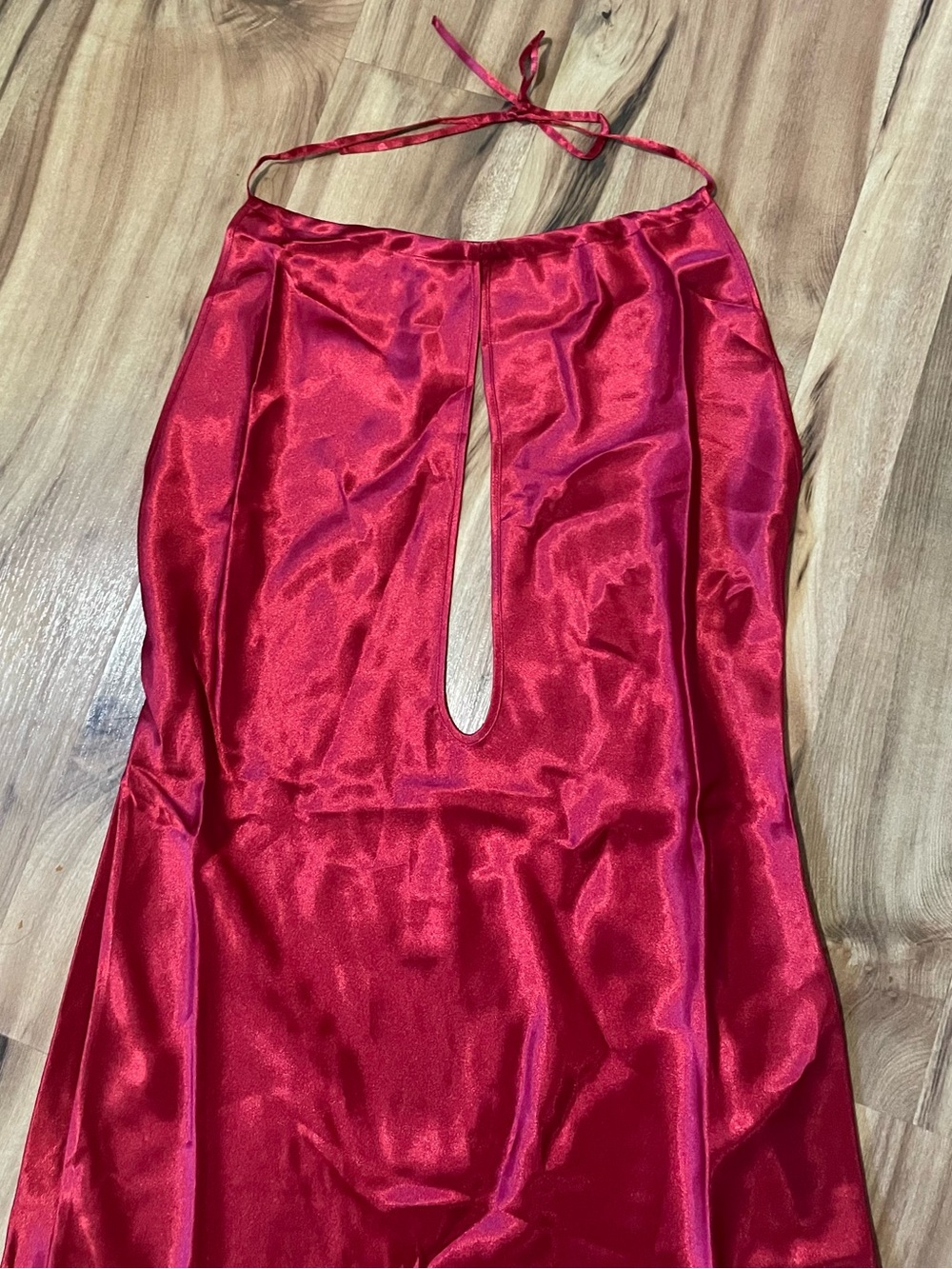 Vintage 2000 Victoria’s Secret Red Satin Halter Keyhole Dress Y2K - Picture 3 of 8